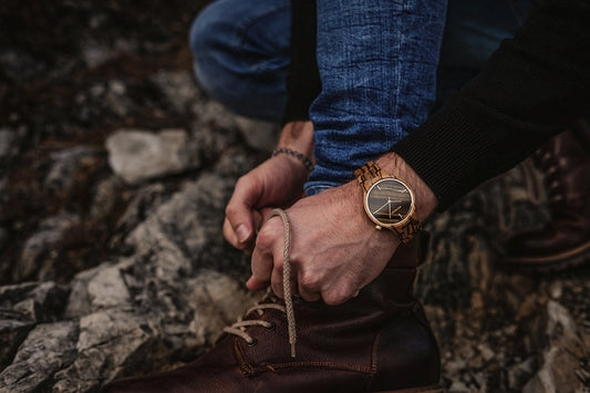 TIGANO Armbanduhr | Unisex Holzuhr | Tigerauge Stone | Nachhaltig | Gold