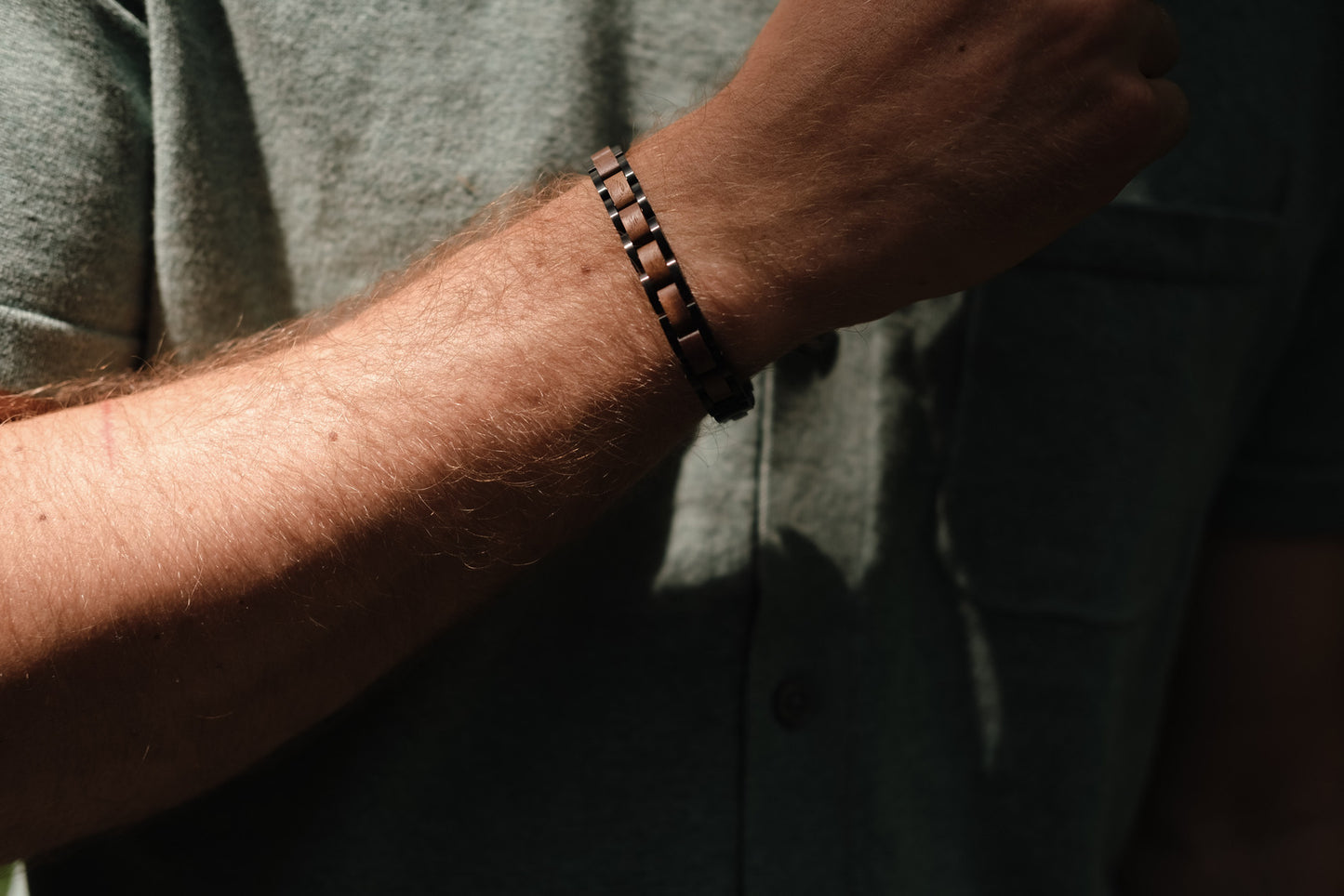 COBRA Armband | Herrenarmband | Walnussholz | Schwarz | Nachhaltig