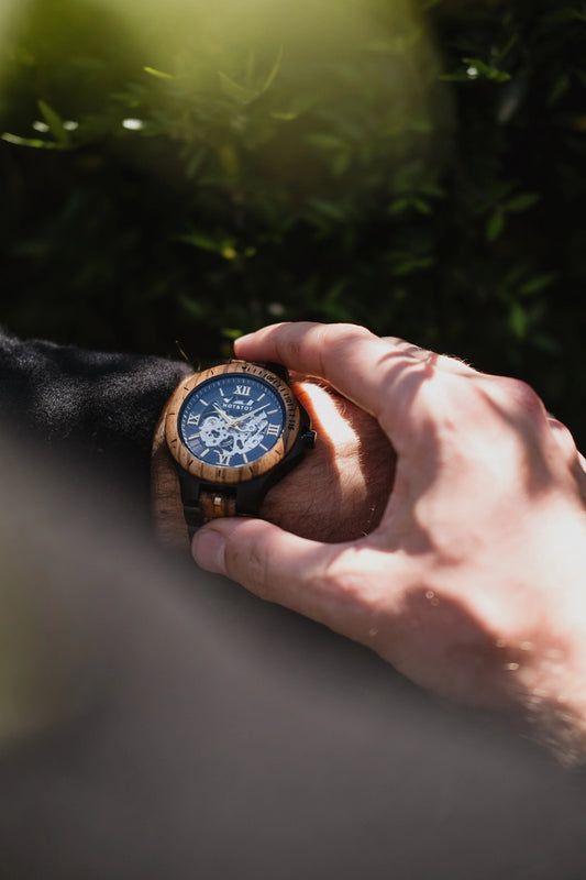 GOLD MOTUS Armbanduhr | Holzuhr für Herren | Automatik | Gold