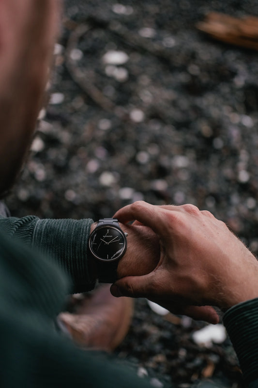 FORESTA Armbanduhr | Unisex Holzuhr | Schwarzer Marmor | Nachhaltig | Silber