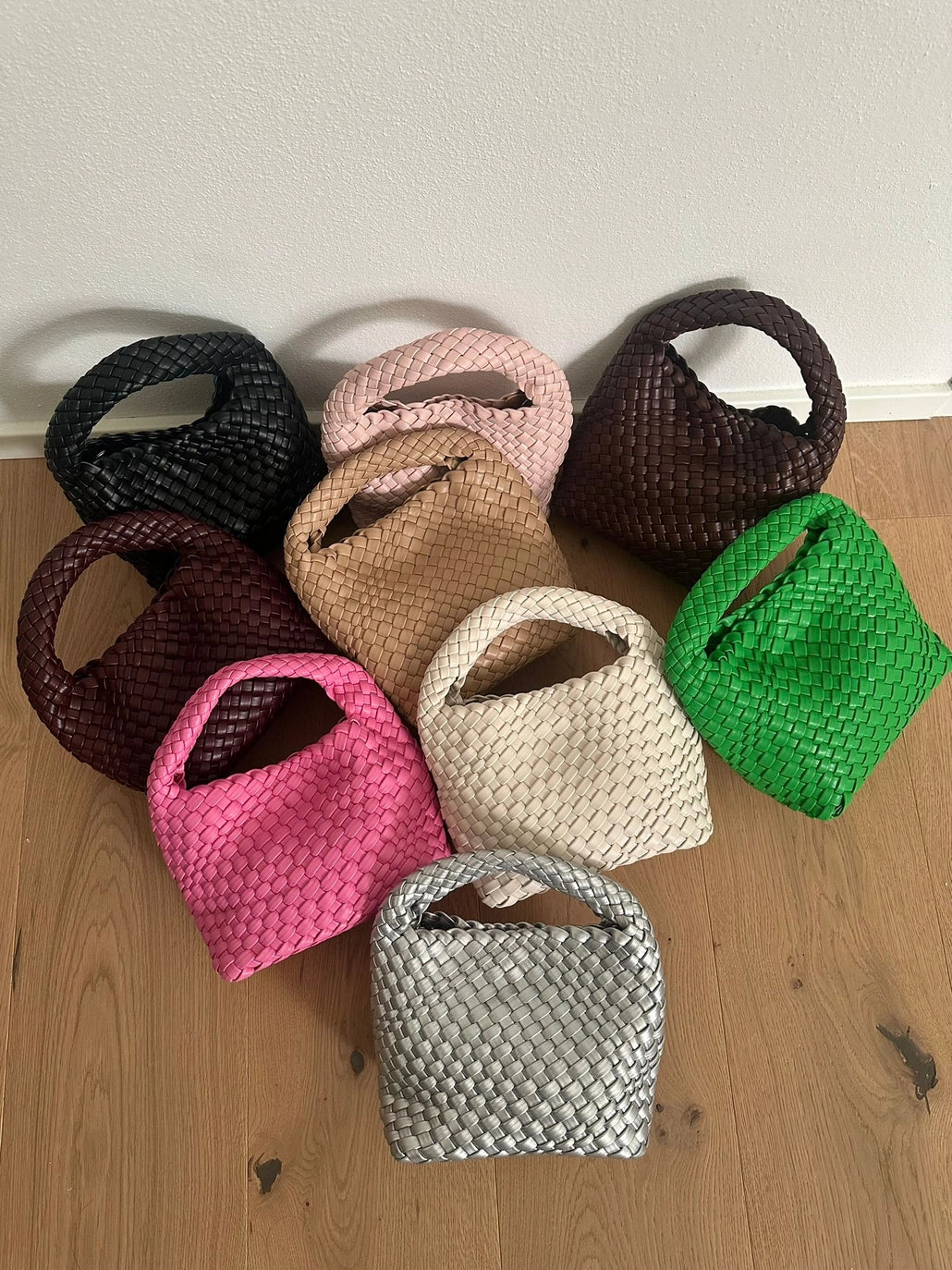 MINI HOBO – Stilvolle Vielseitigkeit in Kompaktgröße