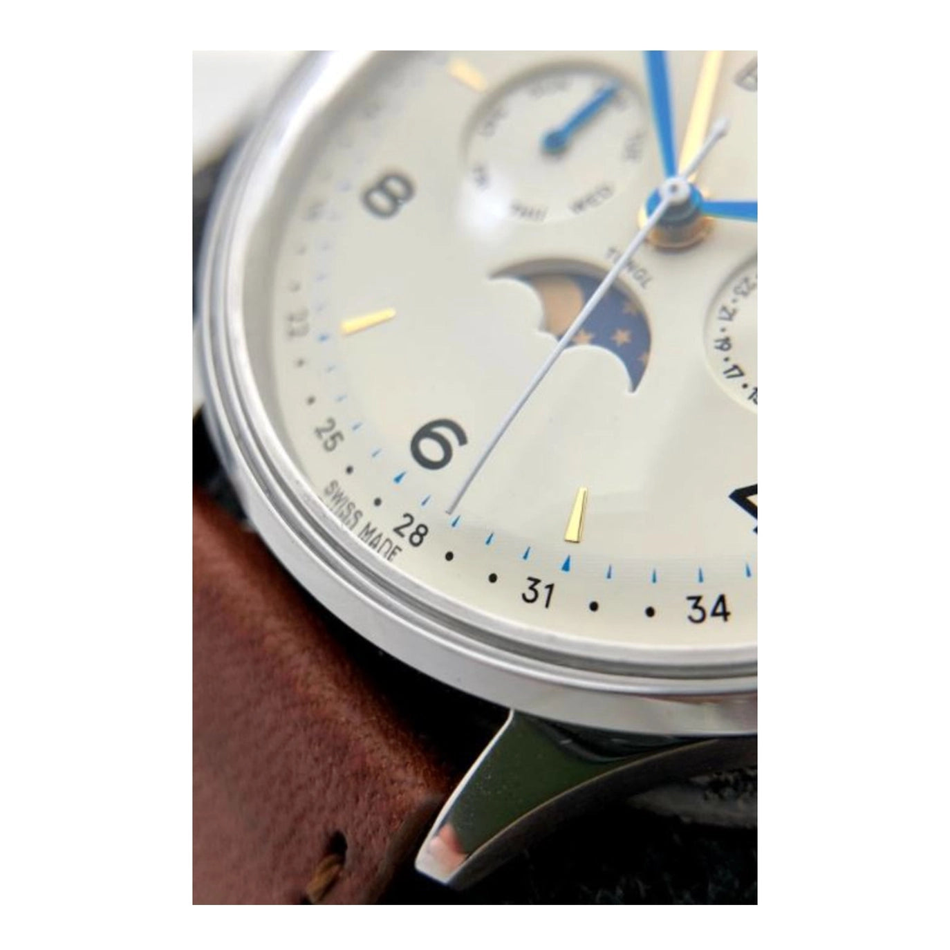 Tungl in Cream – Schweizer Mondphasenkalender im Vintage-Stil