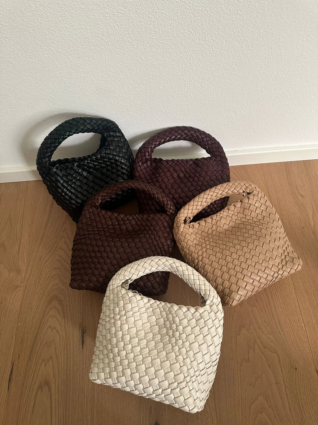 MINI HOBO – Stilvolle Vielseitigkeit in Kompaktgröße