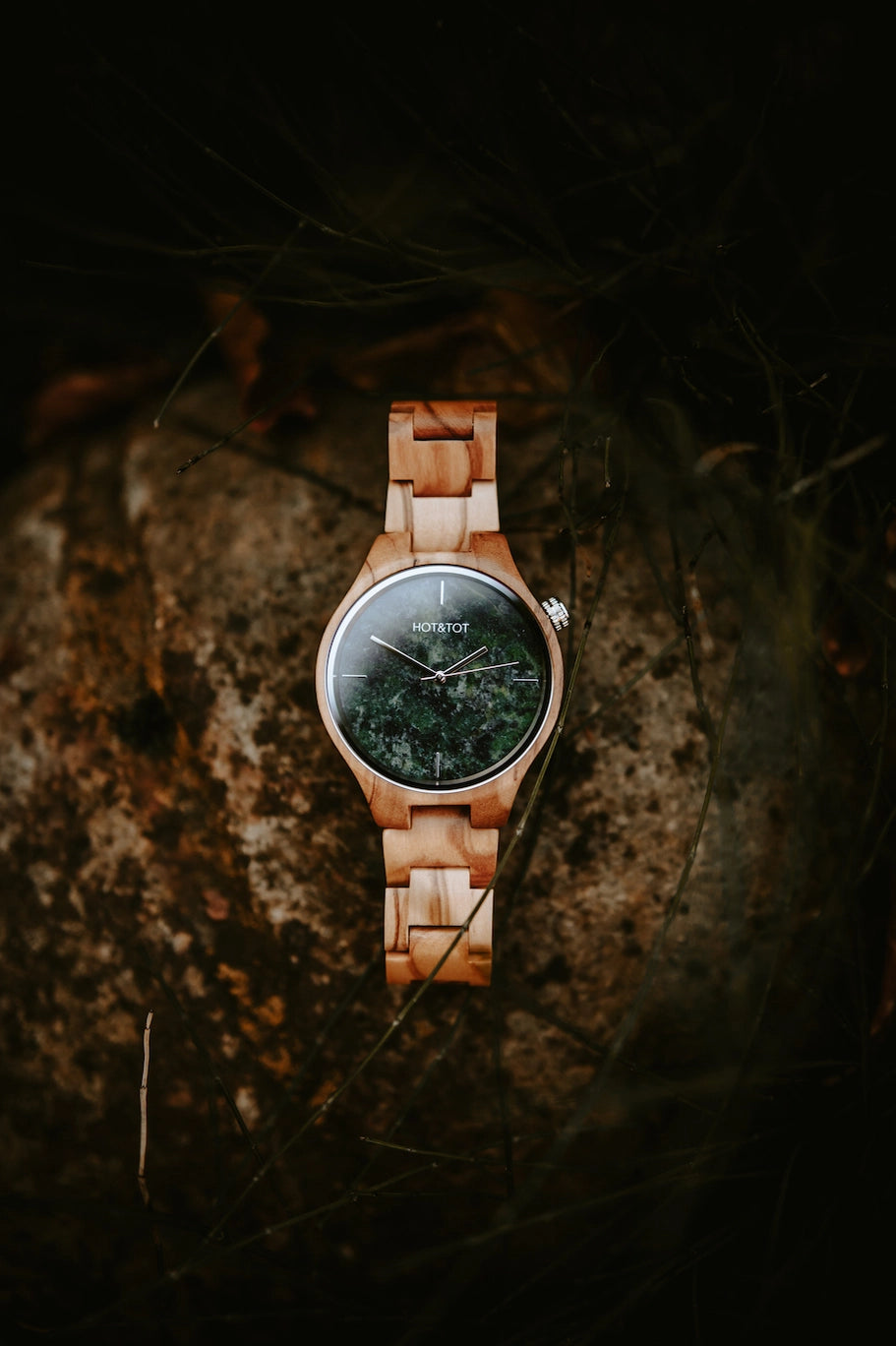 VOLEA Armbanduhr | Unisex Holzuhr | Grüner Marmor | Olive | Nachhaltig