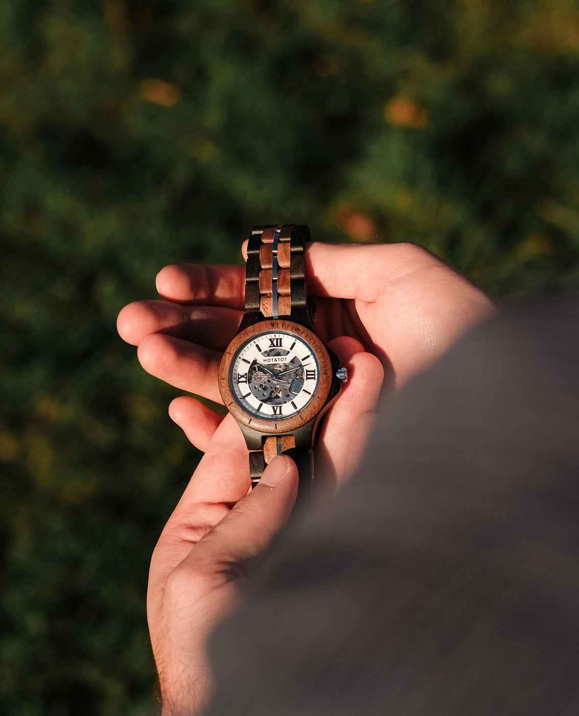 NOYER MOTUS Armbanduhr | Uhr aus Nussbaumholz für Herren | Automatik | Silber