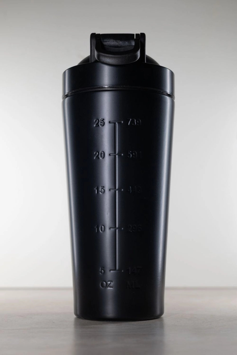 Eiweiß-Shaker / Blender Bottle – Schwarz | 900 ml | Edelstahl-Mixerball