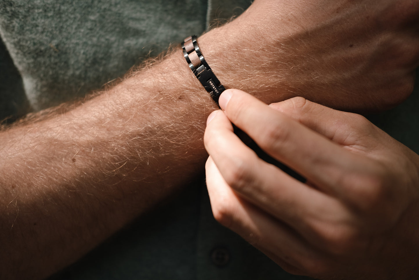COBRA Armband | Herrenarmband | Walnussholz | Schwarz | Nachhaltig