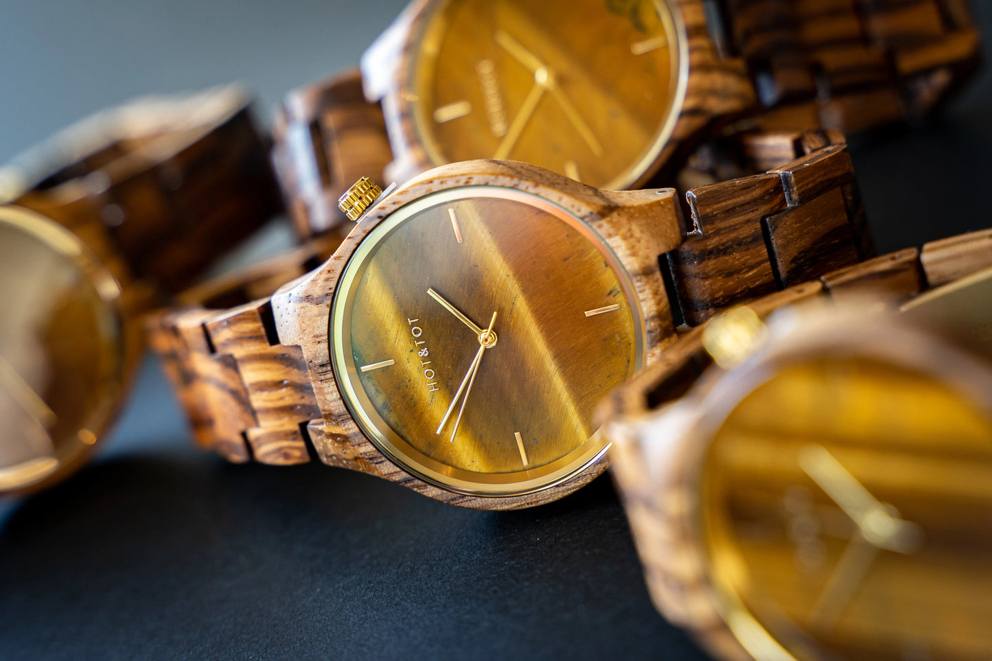 TIGANO Armbanduhr | Unisex Holzuhr | Tigerauge Stone | Nachhaltig | Gold