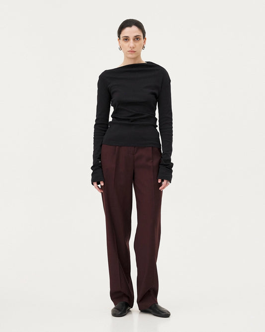 Top „Elia“ in Schwarz – Asymmetrie mit Stil