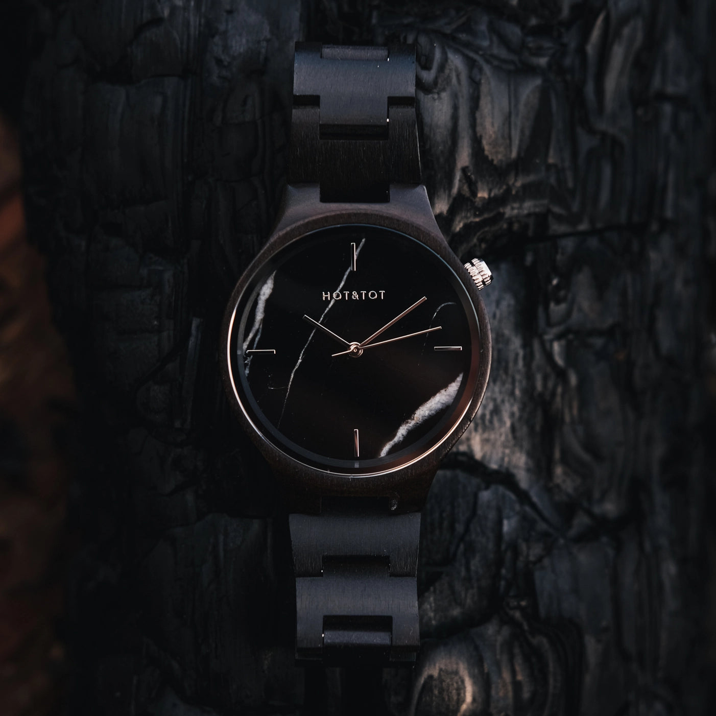 FORESTA Armbanduhr | Unisex Holzuhr | Schwarzer Marmor | Nachhaltig | Silber