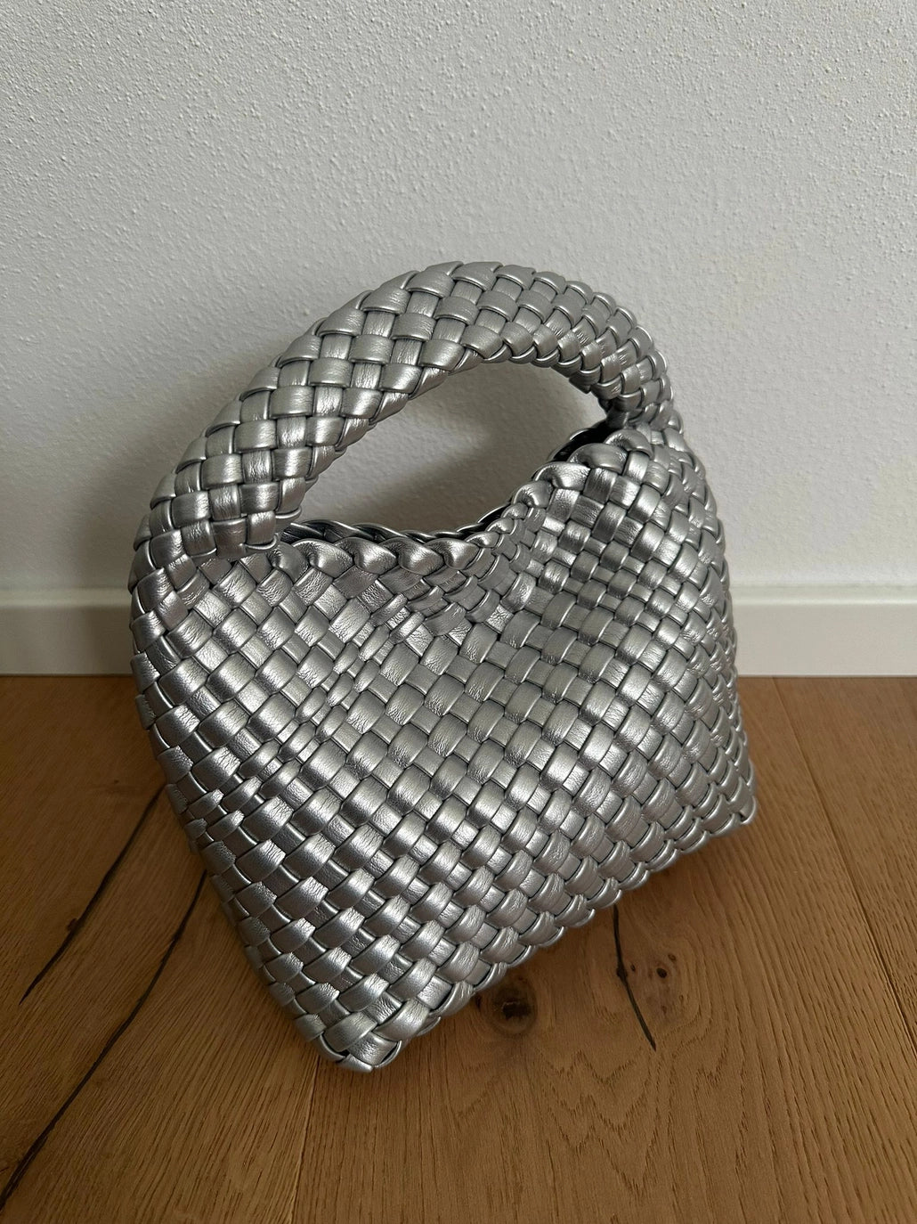 MINI HOBO – Stilvolle Vielseitigkeit in Kompaktgröße