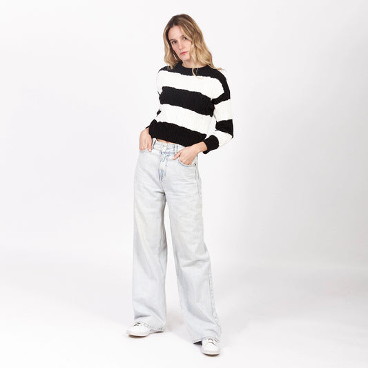 Zebra-Springer – Schwarz-weißer Strickpullover mit Zopfmuster