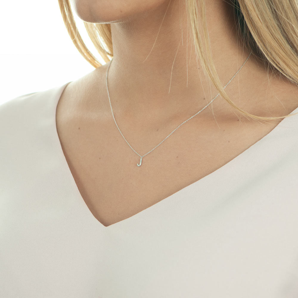 Initialen-Kette J – 14K Weißgold & Diamanten