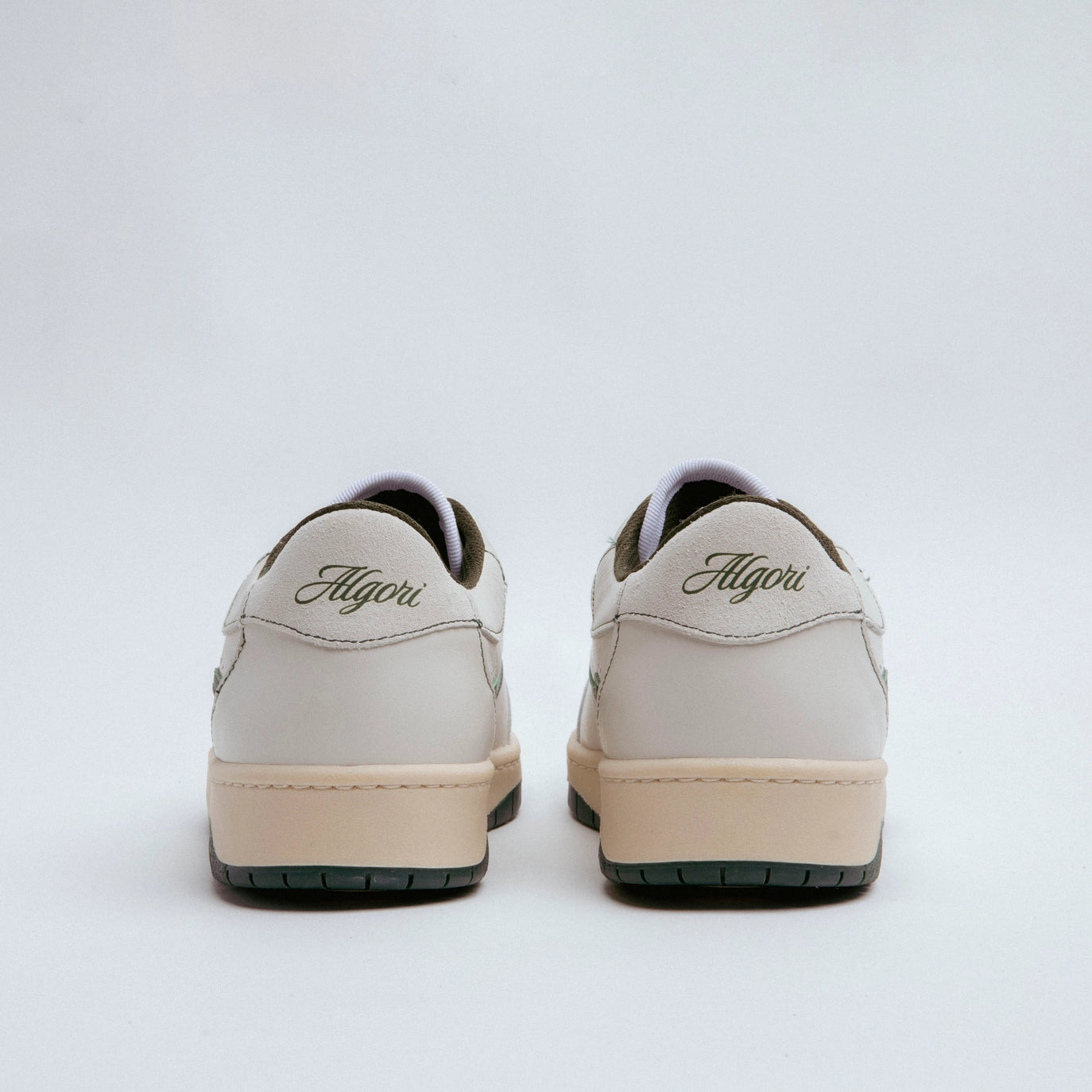 Hellgrüner Sneaker Botanical 22.3 – Handgefertigt in Portugal