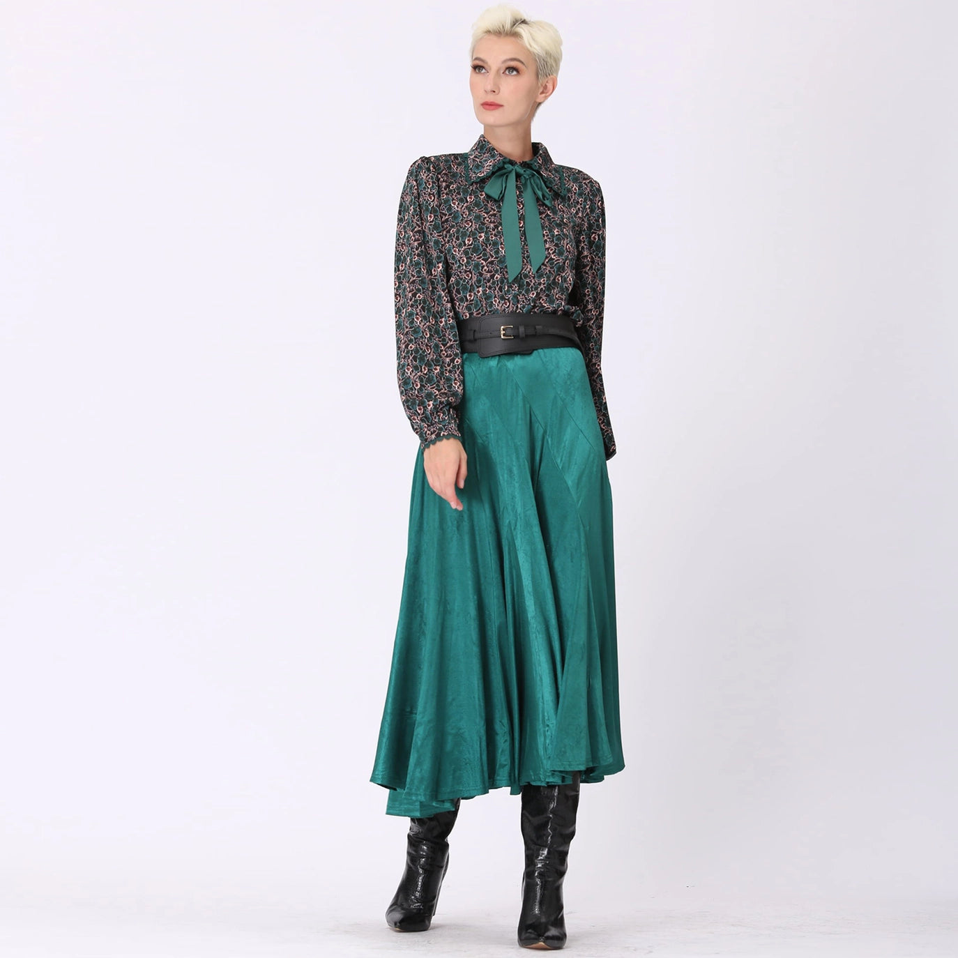 Maxirock aus Samt mit hohem Ausschnitt – Smaragdgrün | Tulpenform & elegant
